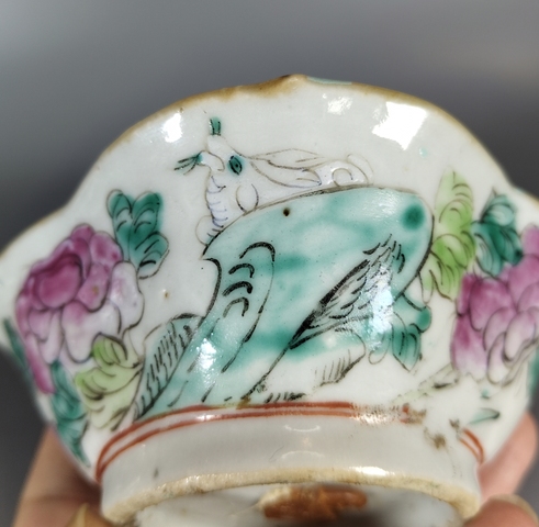 古玩陶瓷清晚-粉彩蝶戀花紋花口碗拍賣,當前價格1369元