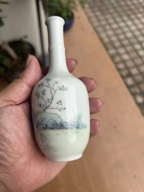 古玩陶瓷粉彩愛(ài)菊?qǐng)D弦紋瓶真品鑒賞圖