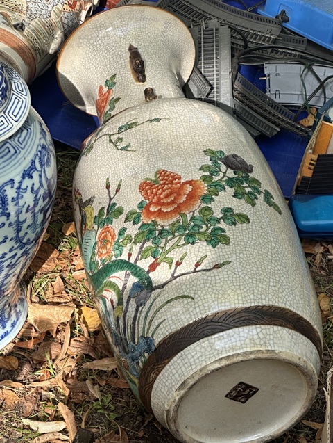 古玩陶瓷晚清民國哥釉五彩鳳求凰紋獅耳瓶真品鑒賞圖