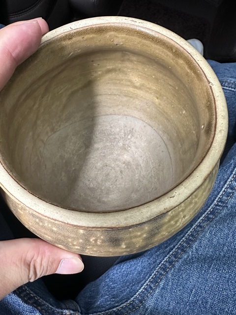 古玩陶瓷青釉貼塑梅花罐真品鑒賞圖