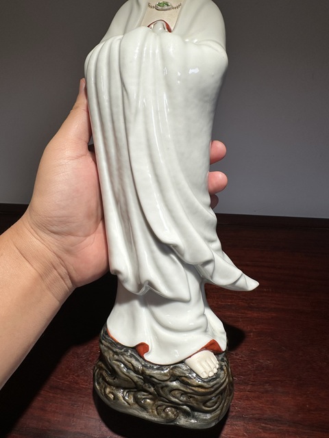 古玩陶瓷白釉觀音瓷像真品鑒賞圖