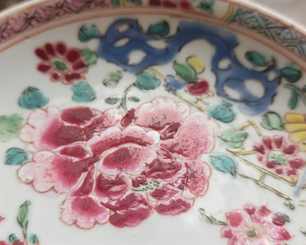 古玩陶瓷粉彩花鳥紋盤真品鑒賞圖