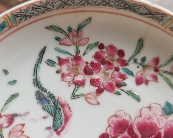 古玩陶瓷粉彩花鳥紋盤真品鑒賞圖