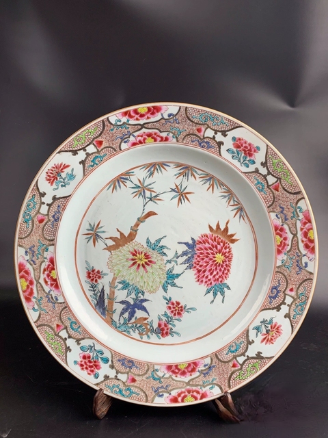 古玩陶瓷花卉紋粉彩盤真品鑒賞圖