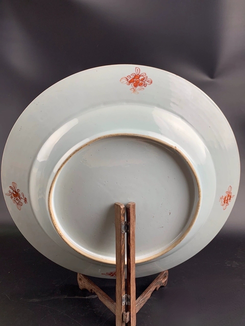 古玩陶瓷花卉紋粉彩盤真品鑒賞圖