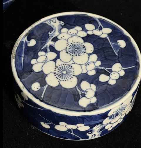 古玩陶瓷青花留白冰梅紋蓋罐真品鑒賞圖