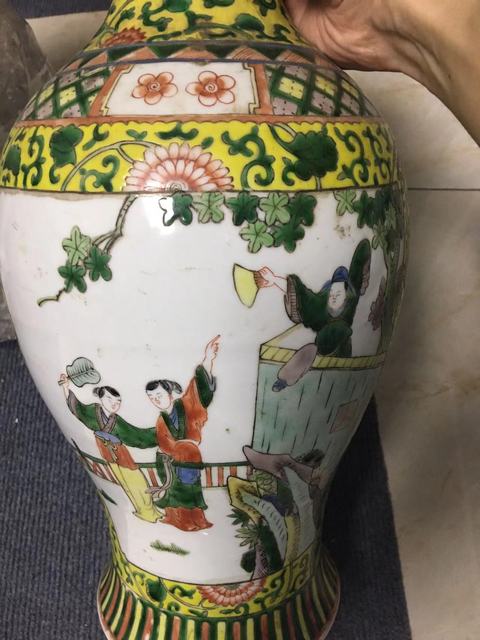 古玩陶瓷人物紋五彩觀音瓶真品鑒賞圖
