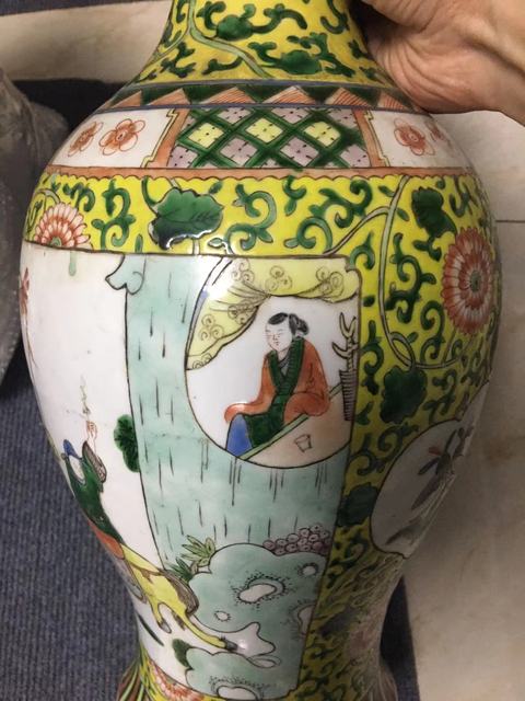 古玩陶瓷人物紋五彩觀音瓶真品鑒賞圖
