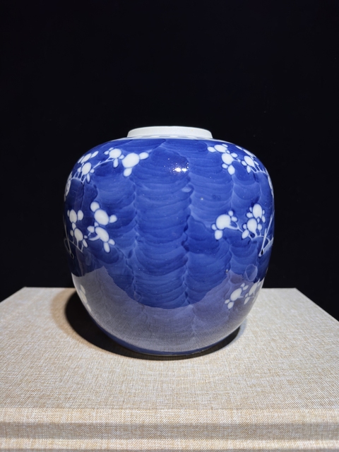 古玩陶瓷青花冰梅圖茶葉罐真品鑒賞圖