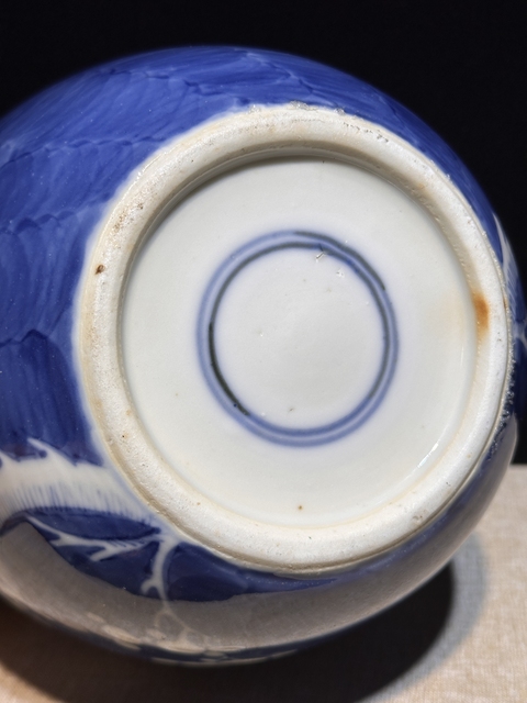 古玩陶瓷青花冰梅圖茶葉罐真品鑒賞圖