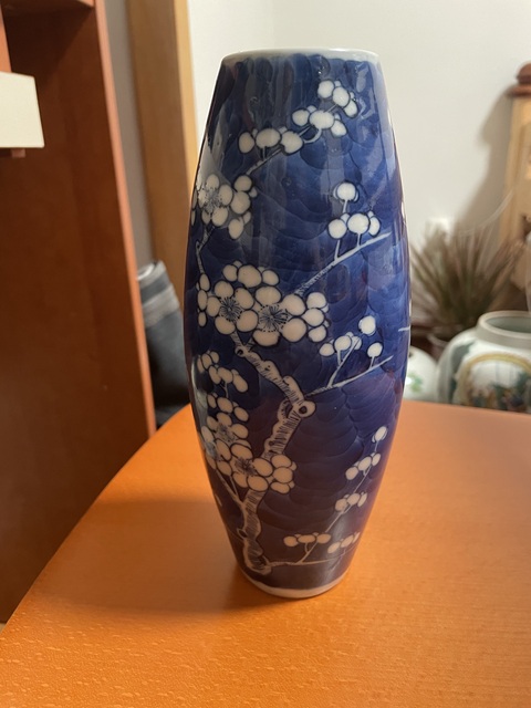 古玩陶瓷青花冰梅圖橄欖瓶真品鑒賞圖