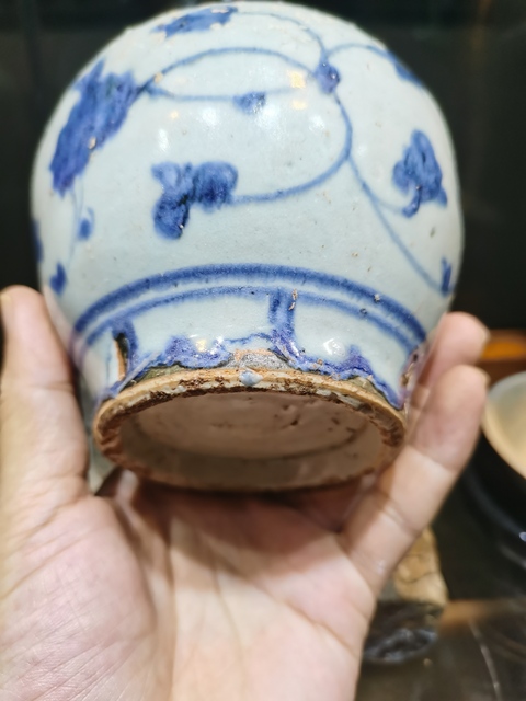 古玩陶瓷 花卉紋青花罐真品鑒賞圖