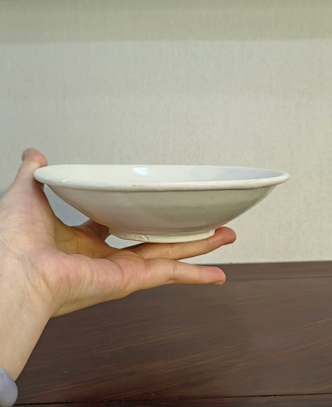 古玩陶瓷邢窯白釉玉璧底唇口盞真品鑒賞圖