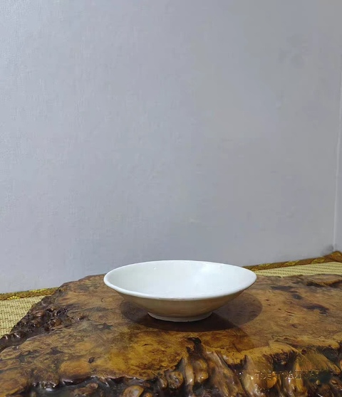 古玩陶瓷邢窯白釉玉璧底唇口盞真品鑒賞圖