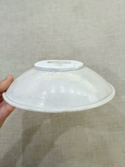 古玩陶瓷邢窯白釉玉璧底唇口盞真品鑒賞圖