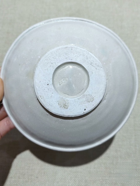 古玩陶瓷邢窯白釉玉璧底唇口盞真品鑒賞圖