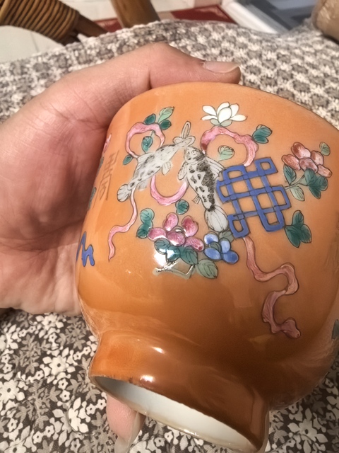 古玩陶瓷珊瑚紅粉彩八寶紋仰鐘杯真品鑒賞圖