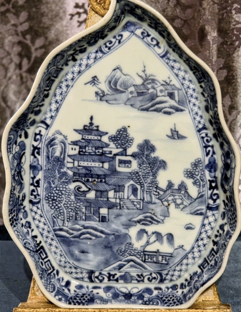 古玩陶瓷盤真品鑒賞圖