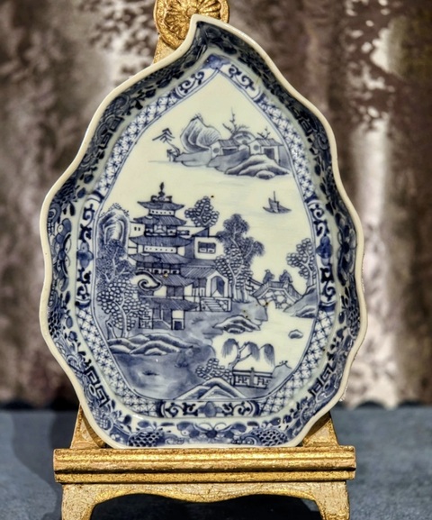 古玩陶瓷盤真品鑒賞圖