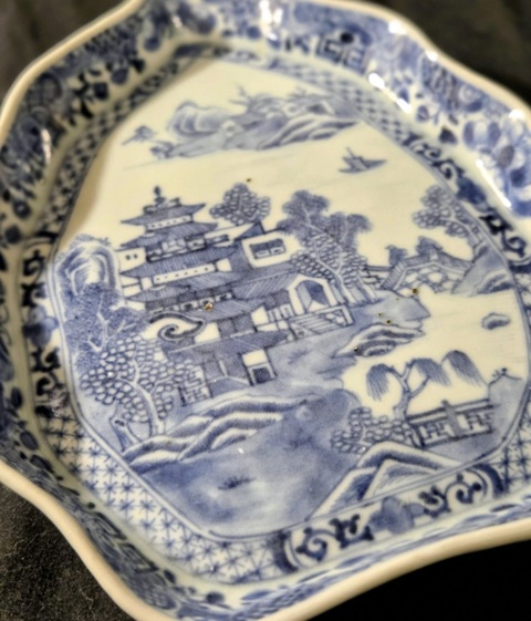 古玩陶瓷盤真品鑒賞圖
