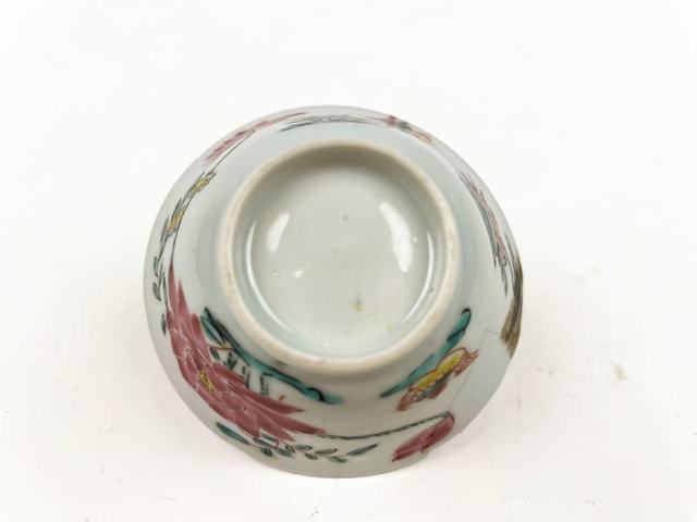 古玩陶瓷清雍正·粉彩蓮池鴛鴦馬蹄杯拍賣,當(dāng)前價(jià)格198元