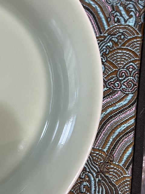 古玩陶瓷清乾隆豆青釉盤真品鑒賞圖