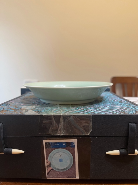 古玩陶瓷清乾隆豆青釉盤真品鑒賞圖