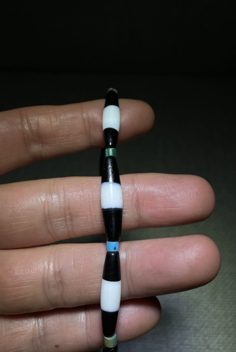 古玩玉器清代.黑白琉璃線珠串(8顆)拍賣，當前價格1399元