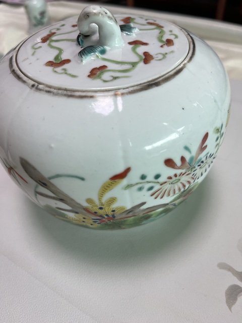 古玩陶瓷粉彩鶴鹿同春茶壺真品鑒賞圖