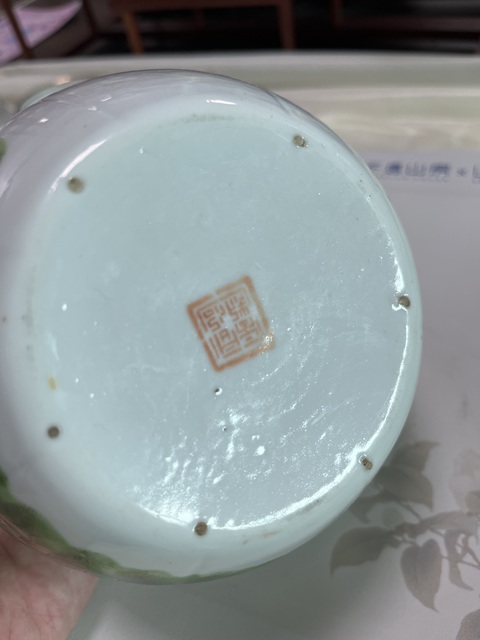 古玩陶瓷粉彩鶴鹿同春茶壺真品鑒賞圖