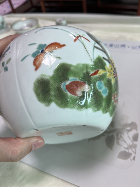 古玩陶瓷粉彩鶴鹿同春茶壺真品鑒賞圖
