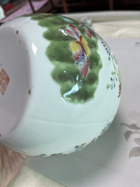 古玩陶瓷粉彩鶴鹿同春茶壺真品鑒賞圖