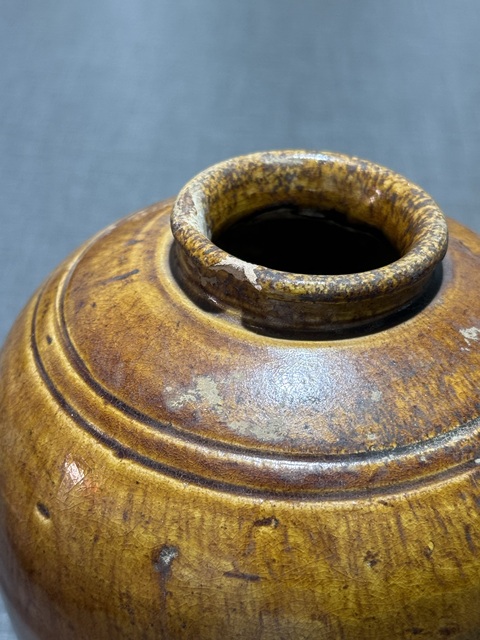古玩陶瓷唐代黃釉罐真品鑒賞圖