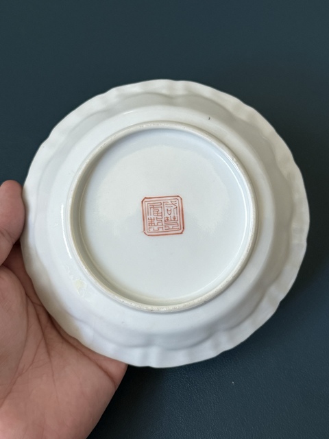 古玩陶瓷粉彩人物故事花口盤真品鑒賞圖