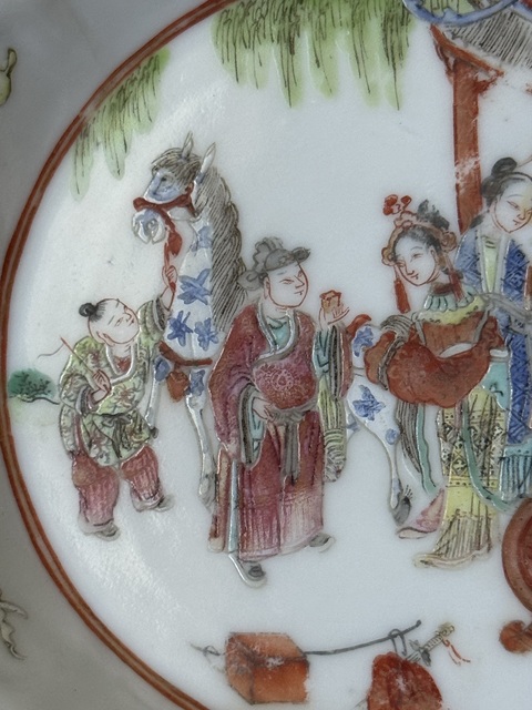 古玩陶瓷粉彩人物故事花口盤真品鑒賞圖