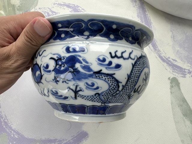古玩陶瓷龍紋青花香爐真品鑒賞圖