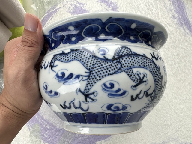 古玩陶瓷龍紋青花香爐真品鑒賞圖