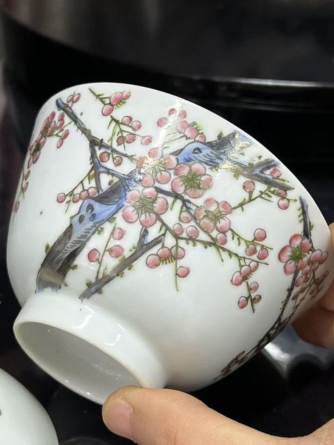 古玩陶瓷粉彩梅花過墻紋蓋碗真品鑒賞圖