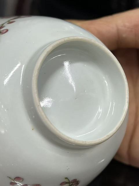 古玩陶瓷粉彩梅花過墻紋蓋碗真品鑒賞圖