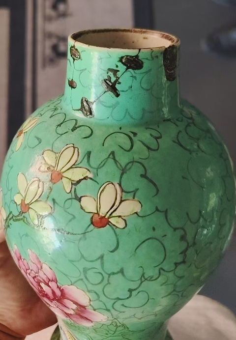 古玩陶瓷粉彩鳳紋雞腿瓶真品鑒賞圖