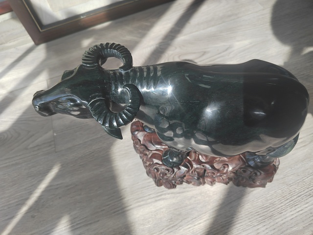 古玩玉器和田玉牛擺件真品鑒賞圖