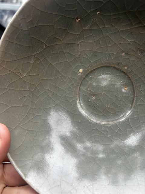 古玩陶瓷龍泉青瓷刻仰蓮紋碗真品鑒賞圖