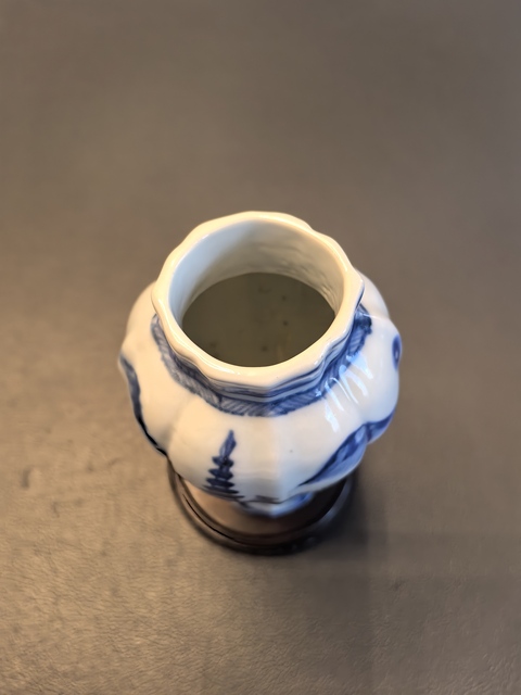 古玩陶瓷康熙青花瓶真品鑒賞圖