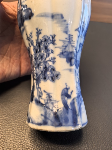 古玩陶瓷康熙青花瓶真品鑒賞圖