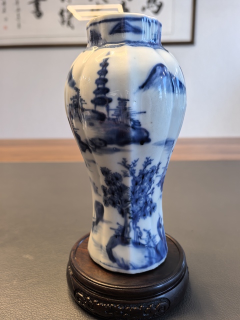 古玩陶瓷康熙青花瓶真品鑒賞圖