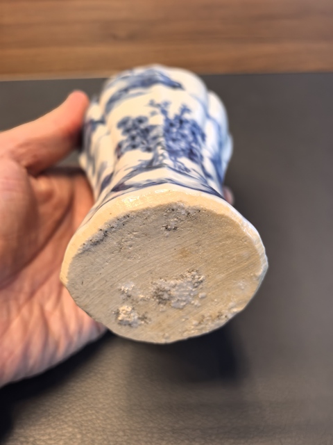 古玩陶瓷康熙青花瓶真品鑒賞圖