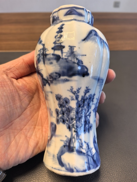 古玩陶瓷康熙青花瓶真品鑒賞圖
