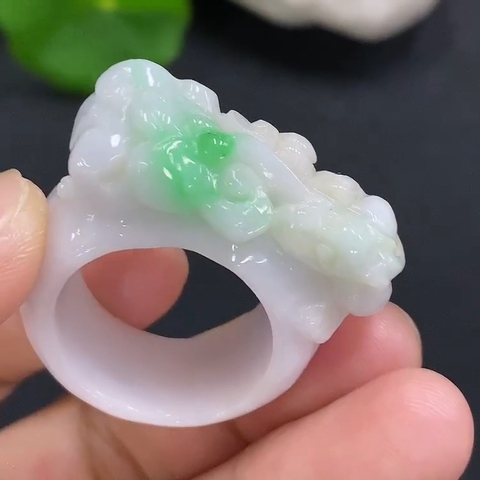 古玩玉器天然翡翠飄陽綠扳指(帶翡翠鑒定證書)拍賣,當前價格680元