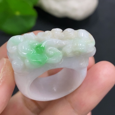 古玩玉器天然翡翠飄陽綠扳指(帶翡翠鑒定證書)拍賣,當前價格680元