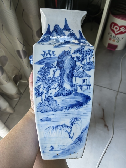 古玩陶瓷青花山水人物通景山水四方瓶真品鑒賞圖